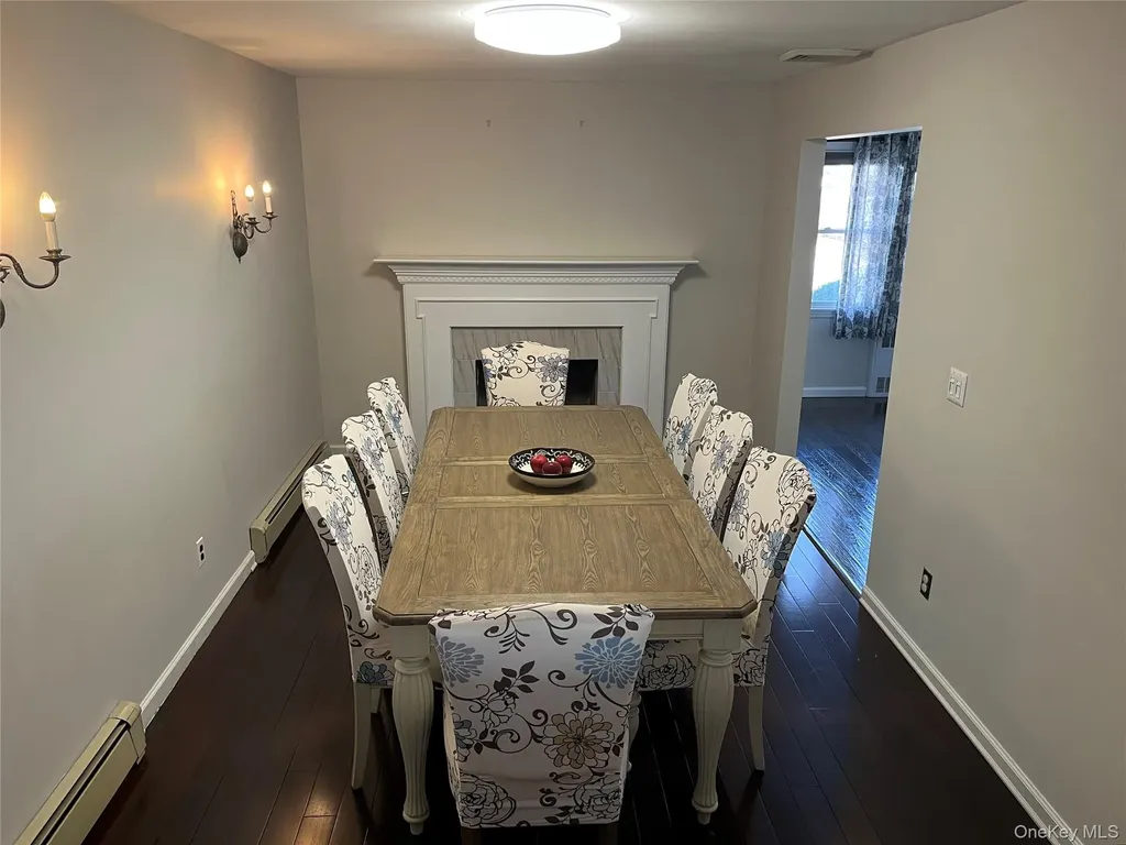 62 Pell Avenue North Babylon NY 11703