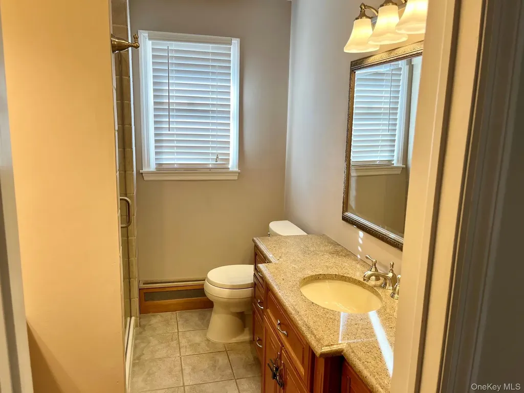 62 Pell Avenue North Babylon NY 11703