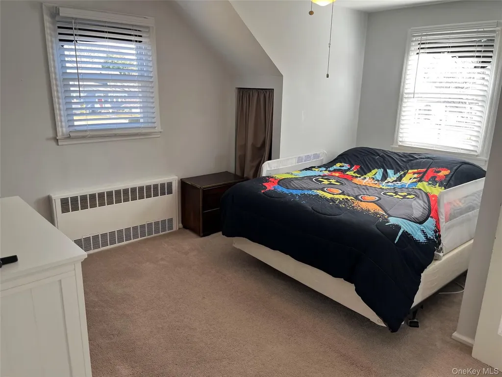 62 Pell Avenue North Babylon NY 11703