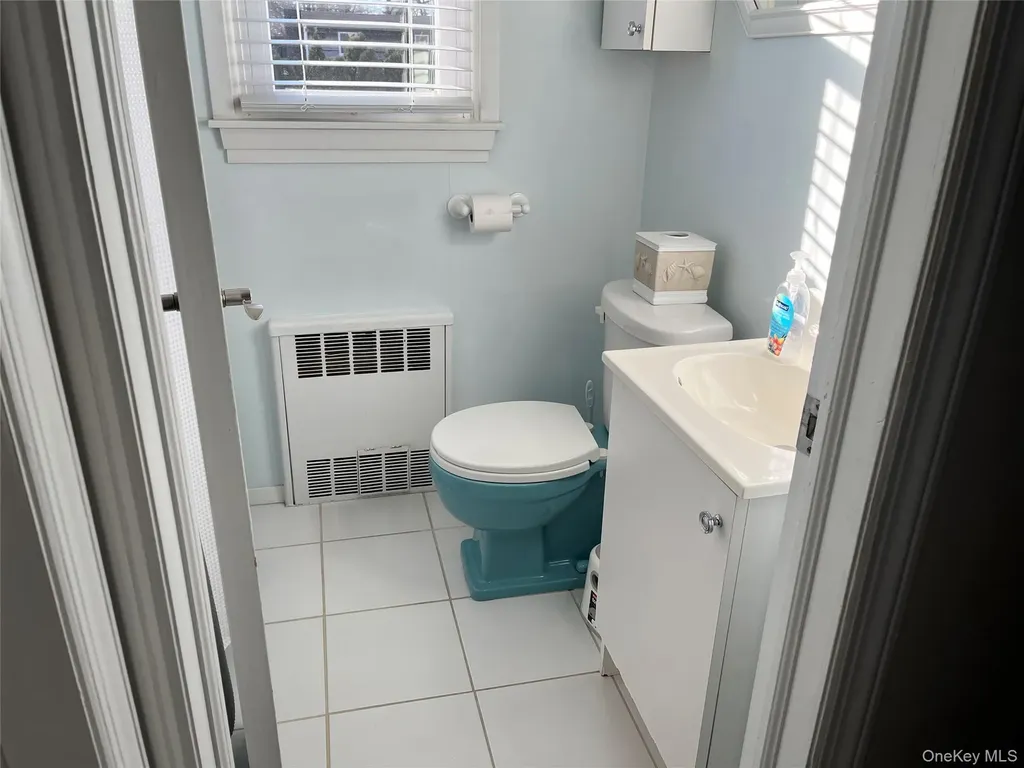 62 Pell Avenue North Babylon NY 11703