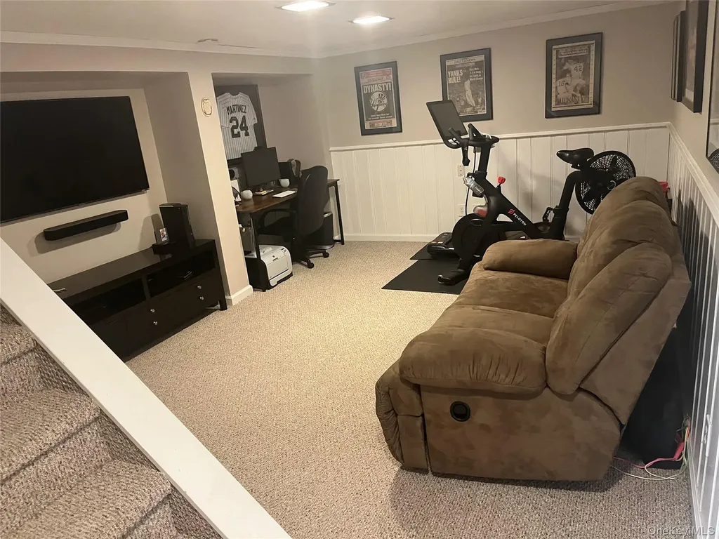 62 Pell Avenue North Babylon NY 11703