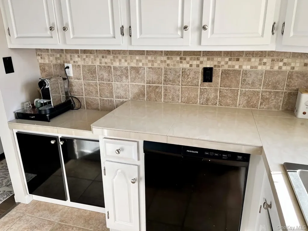 62 Pell Avenue North Babylon NY 11703