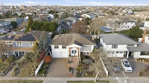 31 Regent Drive Lido Beach NY 11561