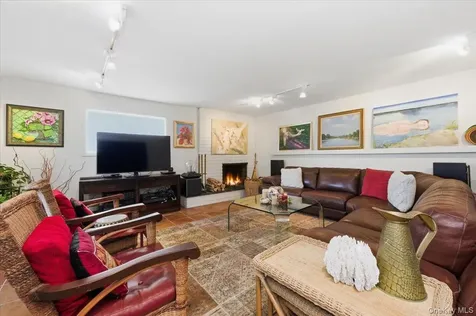 31 Regent Drive Lido Beach NY 11561