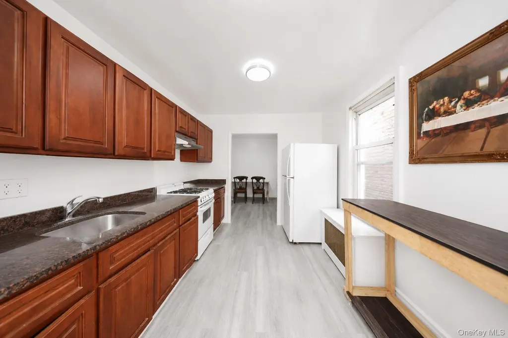33 Avenue U Brooklyn NY 11223