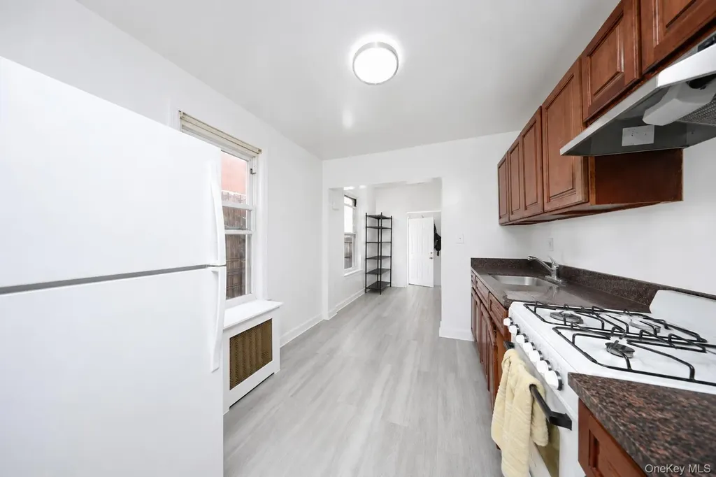 33 Avenue U Brooklyn NY 11223