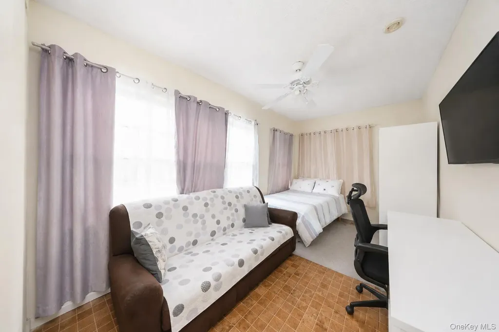 33 Avenue U Brooklyn NY 11223