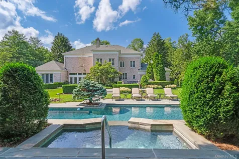8 High Meadow Court Glen Head NY 11545