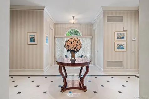 8 High Meadow Court Glen Head NY 11545