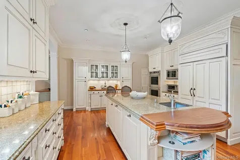 8 High Meadow Court Glen Head NY 11545