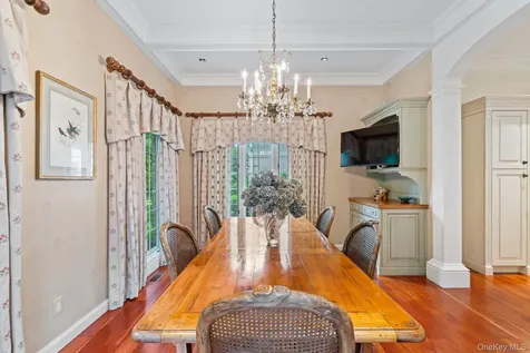 8 High Meadow Court Glen Head NY 11545