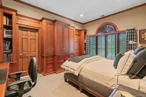 8 High Meadow Court Glen Head NY 11545