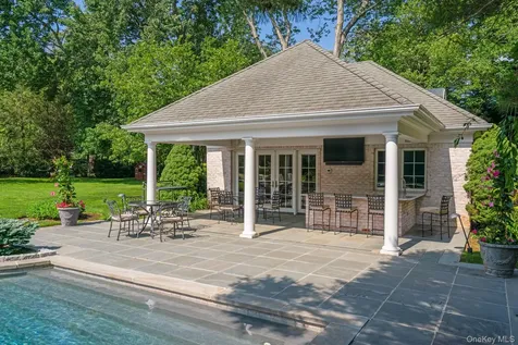 8 High Meadow Court Glen Head NY 11545