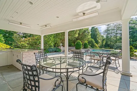 8 High Meadow Court Glen Head NY 11545