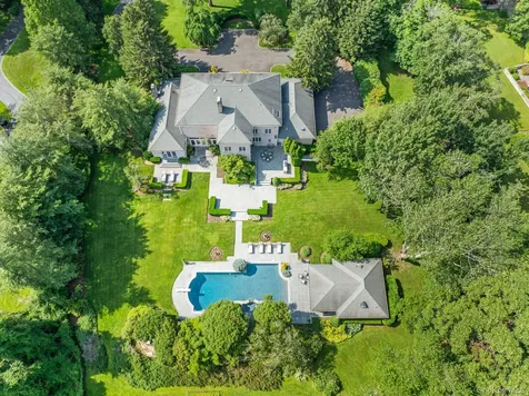 8 High Meadow Court Glen Head NY 11545