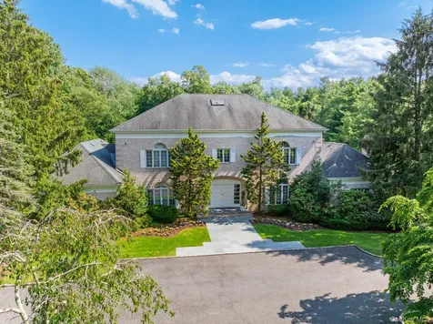 8 High Meadow Court Glen Head NY 11545