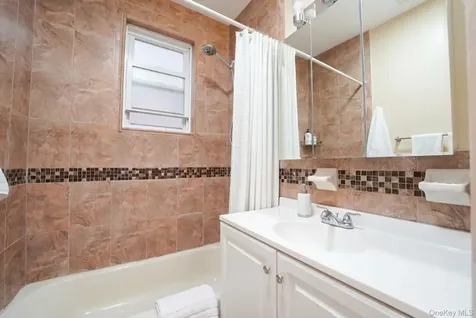 17 S 7th Avenue Mount Vernon NY 10550
