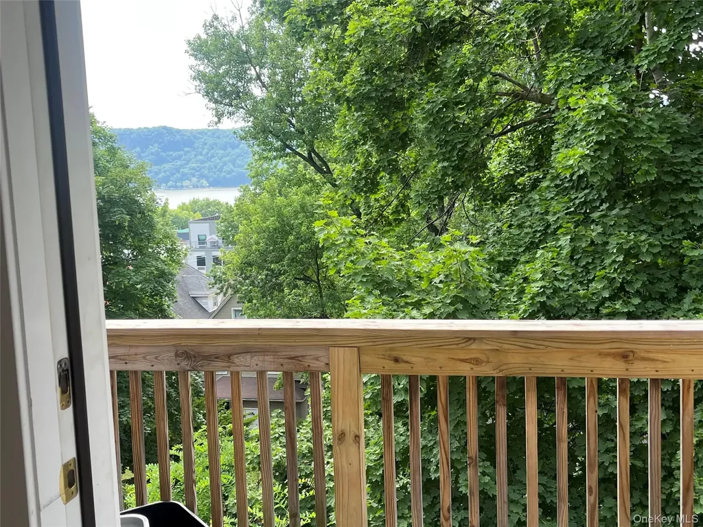 47 Lincoln Terrace Yonkers NY 10701