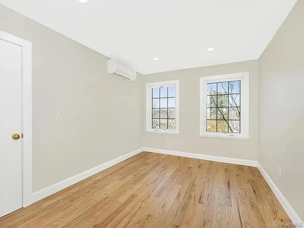 47 Lincoln Terrace Yonkers NY 10701
