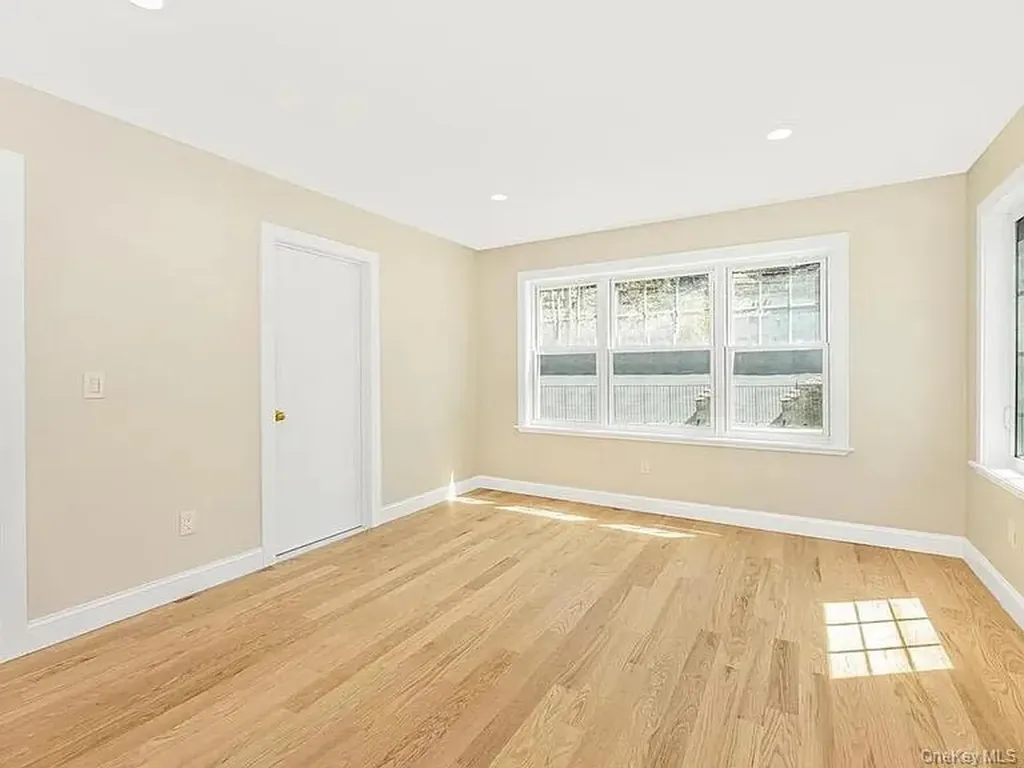 47 Lincoln Terrace Yonkers NY 10701