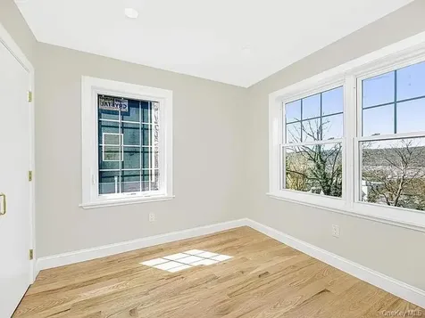 47 Lincoln Terrace Yonkers NY 10701