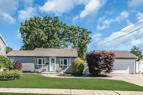 173 N Kings Avenue Massapequa NY 11758