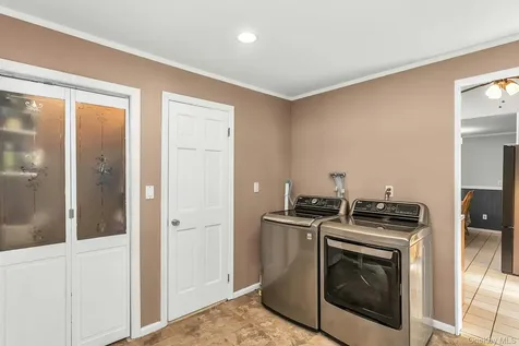 173 N Kings Avenue Massapequa NY 11758