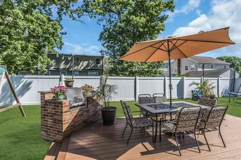 173 N Kings Avenue Massapequa NY 11758
