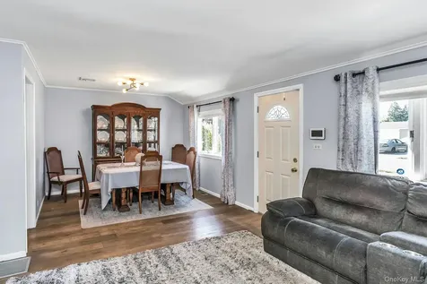 173 N Kings Avenue Massapequa NY 11758