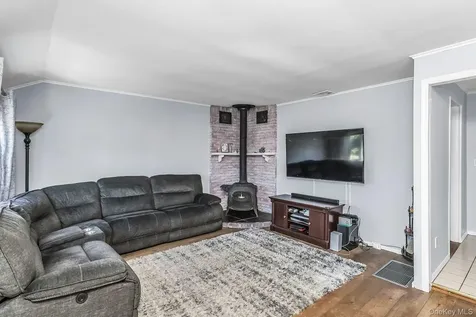 173 N Kings Avenue Massapequa NY 11758
