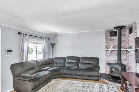 173 N Kings Avenue Massapequa NY 11758