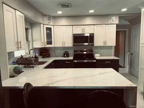41 Ontario Avenue Plainview NY 11803
