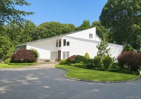 29 Amber Lane Oyster Bay Cove NY 11771