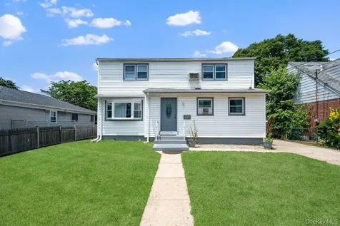 101 Spruce Avenue Bethpage NY 11714