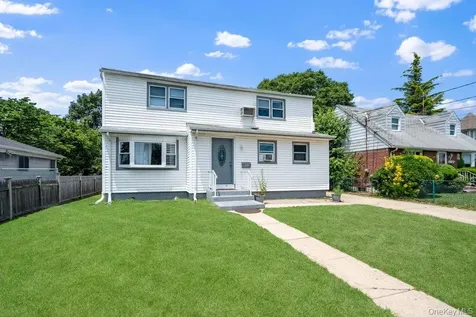 101 Spruce Avenue Bethpage NY 11714