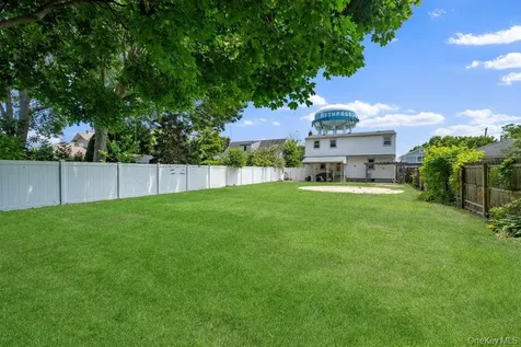 101 Spruce Avenue Bethpage NY 11714
