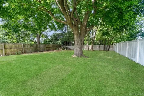 101 Spruce Avenue Bethpage NY 11714