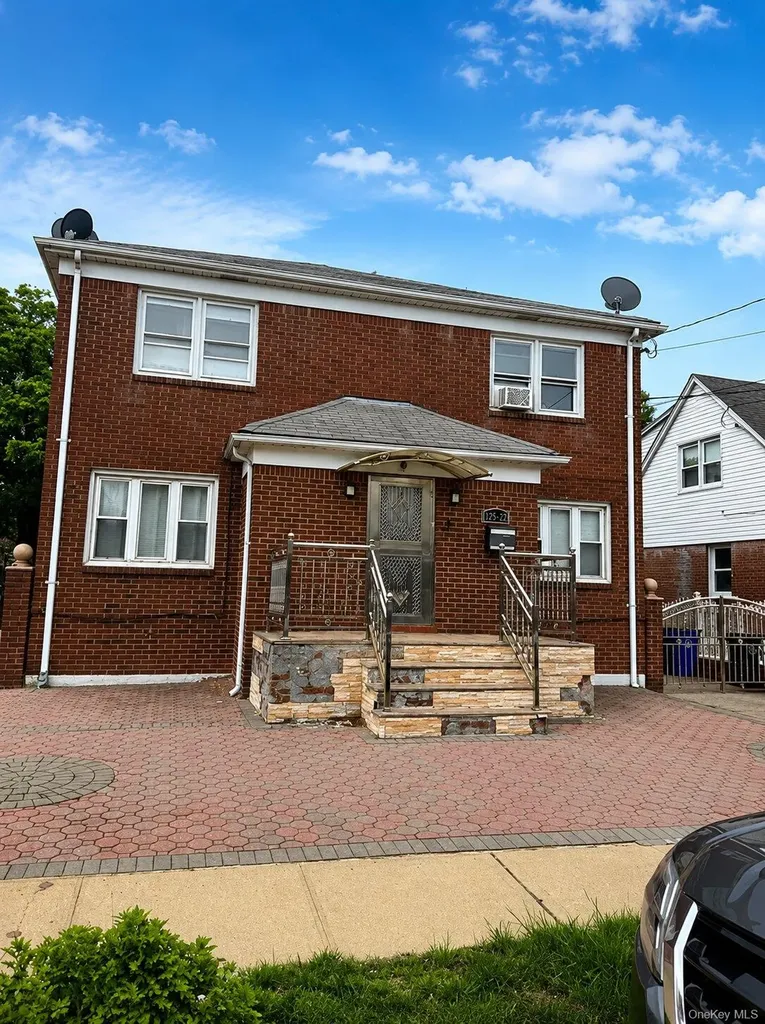24720 136th Road Rosedale NY 11422