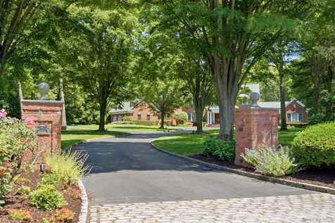 7 Fairway Court Upper Brookville NY 11771