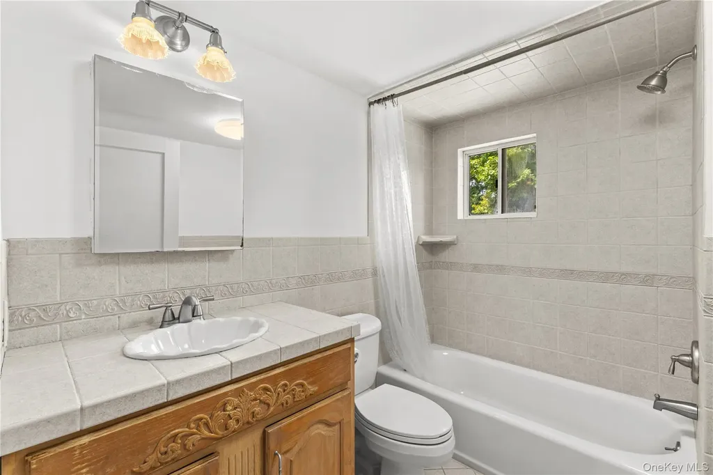12 Whites Lane Aquebogue NY 11931