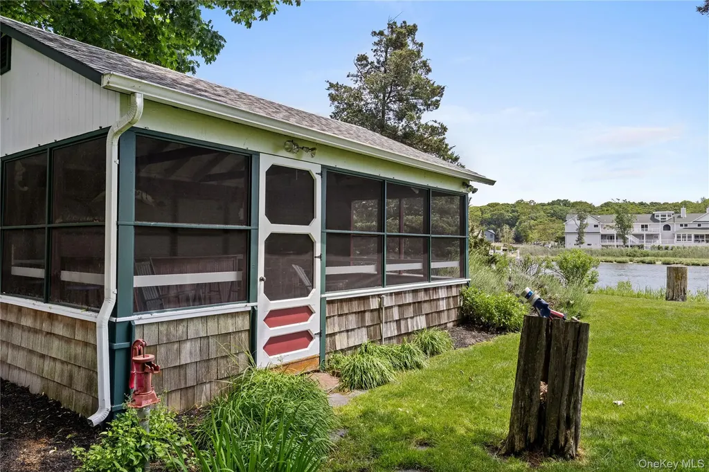 12 Whites Lane Aquebogue NY 11931