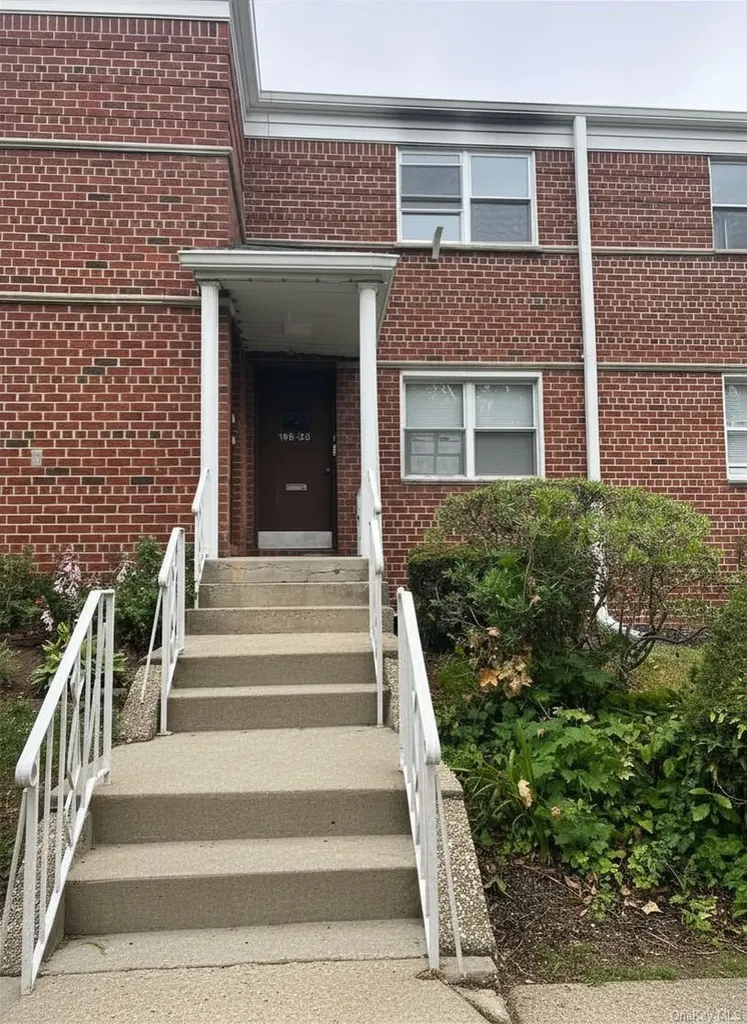 196-23 Dunton Avenue Holliswood NY 11423
