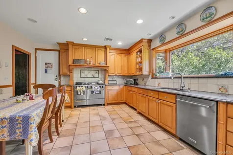 68 Beverly Road Great Neck NY 11021