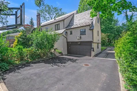 68 Beverly Road Great Neck NY 11021
