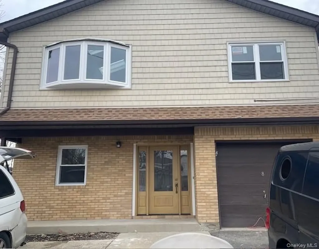 8 Deans Lane Bayville NY 11709