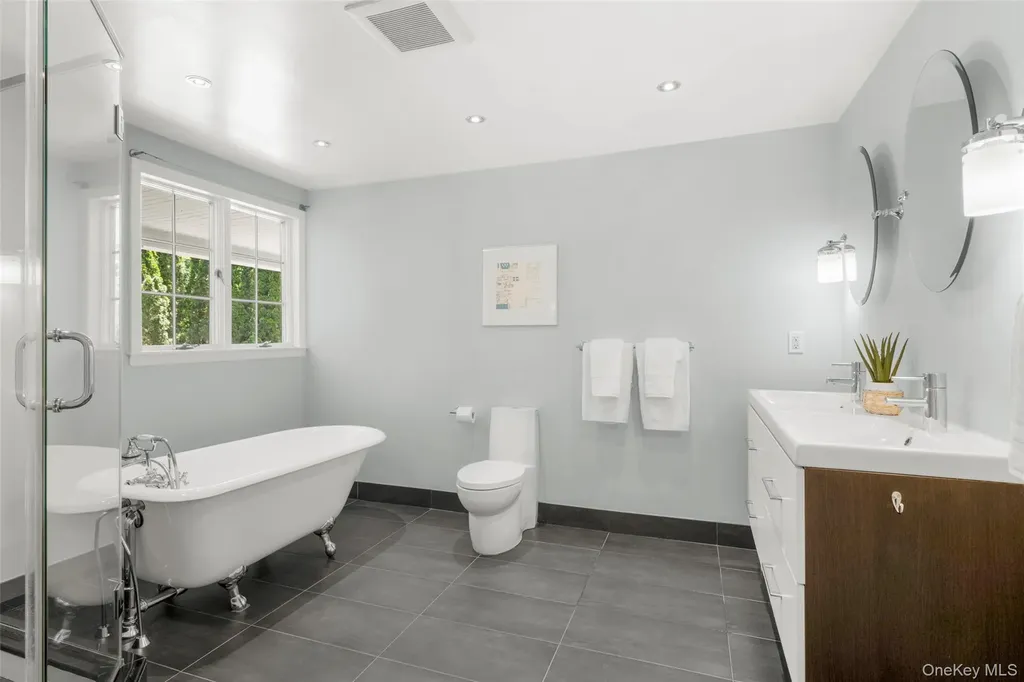 125 Saxon Woods Road White Plains NY 10605