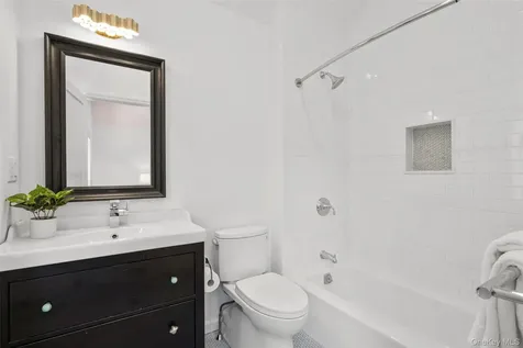 125 Saxon Woods Road White Plains NY 10605