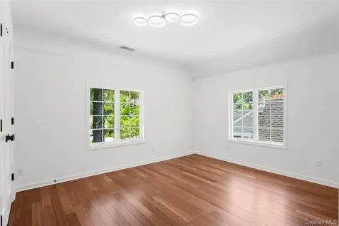 125 Saxon Woods Road White Plains NY 10605