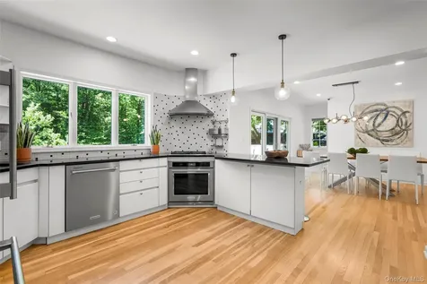 125 Saxon Woods Road White Plains NY 10605