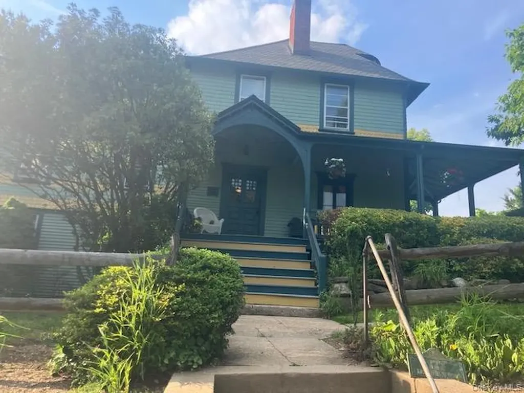 332 Franklin Avenue Sea Cliff NY 11579